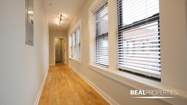 2 bedroom in CHICAGO IL 60625 - 2 bedroom in CHICAGO IL 60625 Unidad 2W Rental