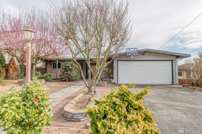 Large 4 Bedroom Magnolia Home - Large 4 Bedroom Magnolia Home