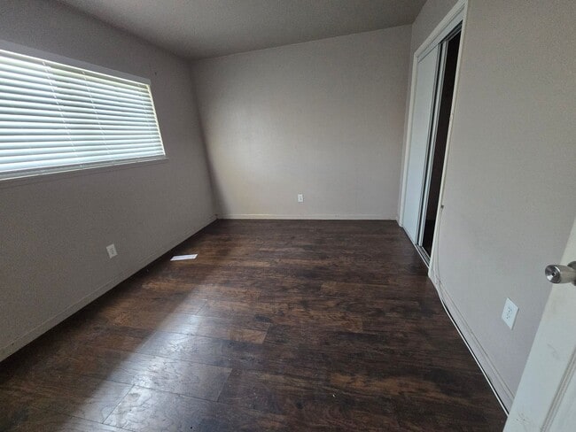 Photo - N Hamilton Ave Unidad N Hamilton Ave 320 #B