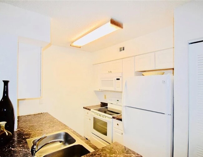 Photo - 2881 N Oakland Forest Dr