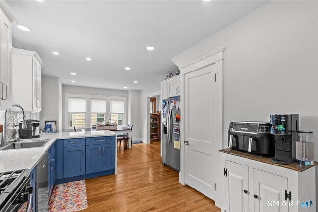 Photo - 653 Forest Rd