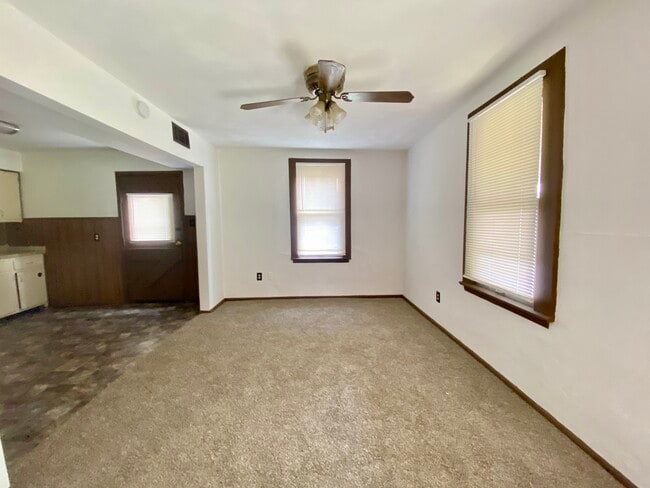 Photo - 25 N 44th St