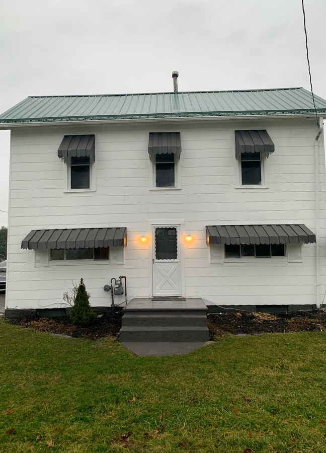 Photo - 144 Pine St House
