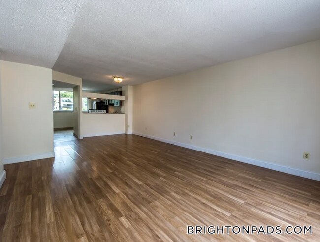 Photo - 144 N Beacon St Unidad A2