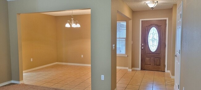 Photo - LARGE 4 BEDROOM HOME IN NORTHEAST CLOVIS