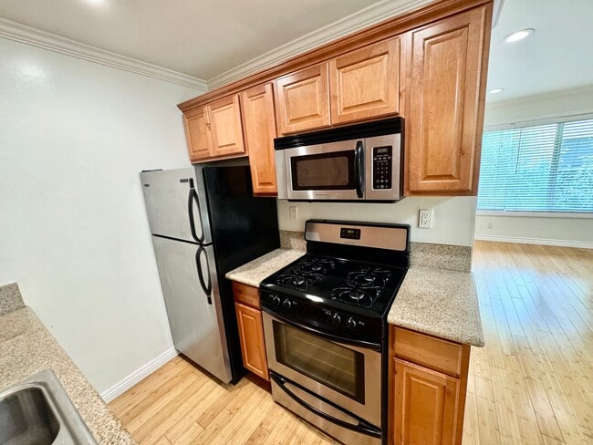 Photo - 10876 Palms Blvd Unidad 02