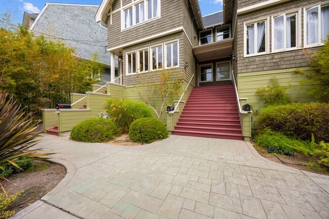 Photo - Sun Soaked 2 bedroom 1 bath unit off Piedm...