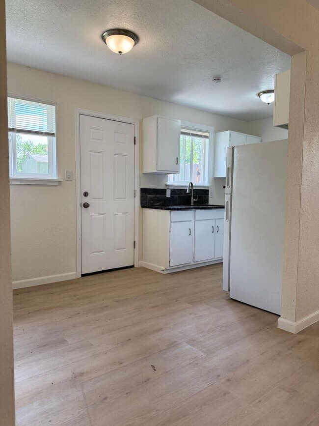 Photo - 2412 E St Vrain St Unit #B - Saint Vrain