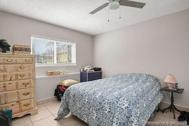 Photo - 298 Old Waterbury Rd