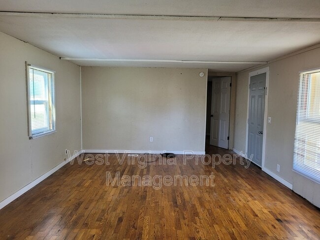 Photo - 432 Pocahontas St W