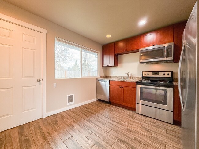 Photo - 1808 Harrington Ave NE
