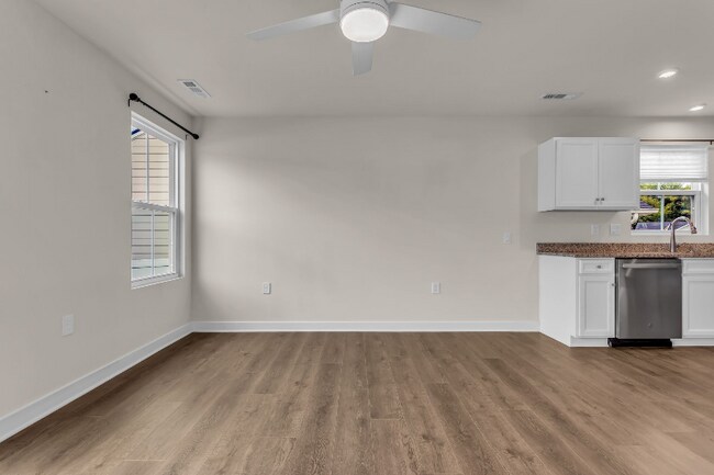 Photo - 767 Cottage Dr