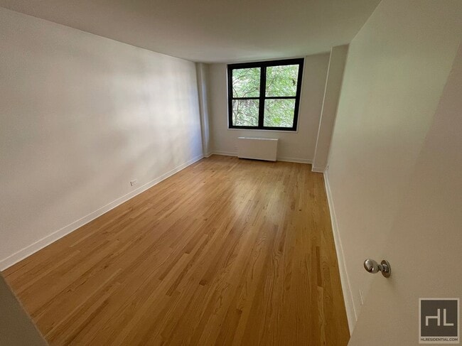 Photo - EAST 49 STREET Unidad 4S