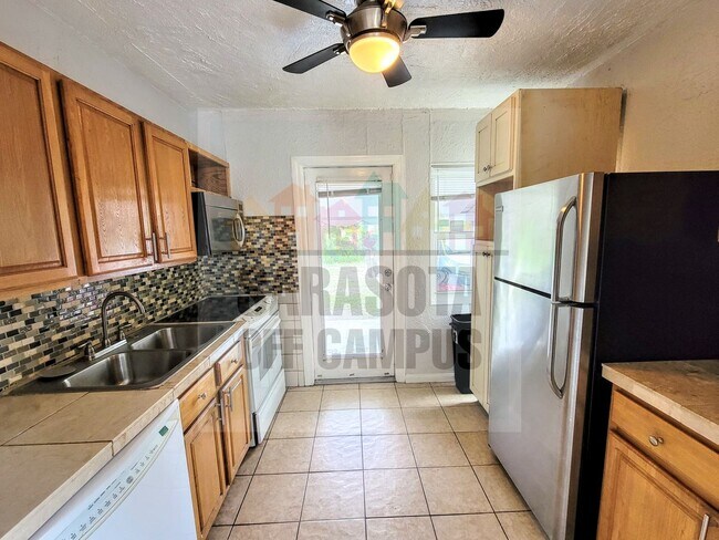 1148 Highland St Unit 1148 Full Home  - 1148 Full Home