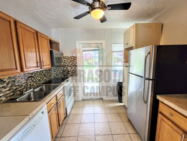 Photo - 1148 Highland St Unit 1148 Full Home  - 1148 Full Home