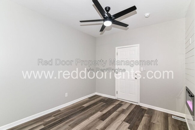 1329 E Market St Unidad 2