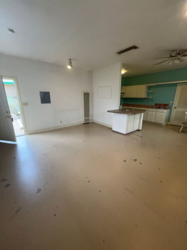 Photo - 1313 Girard Blvd SE