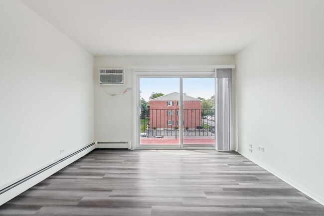 Photo - Georgian Court Apartments