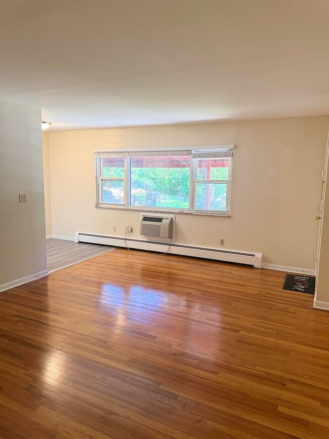 Photo - 455 Fairview Ave Unit 3