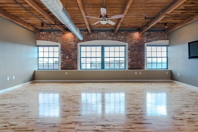 Photo - 210 Broadway Unit 404