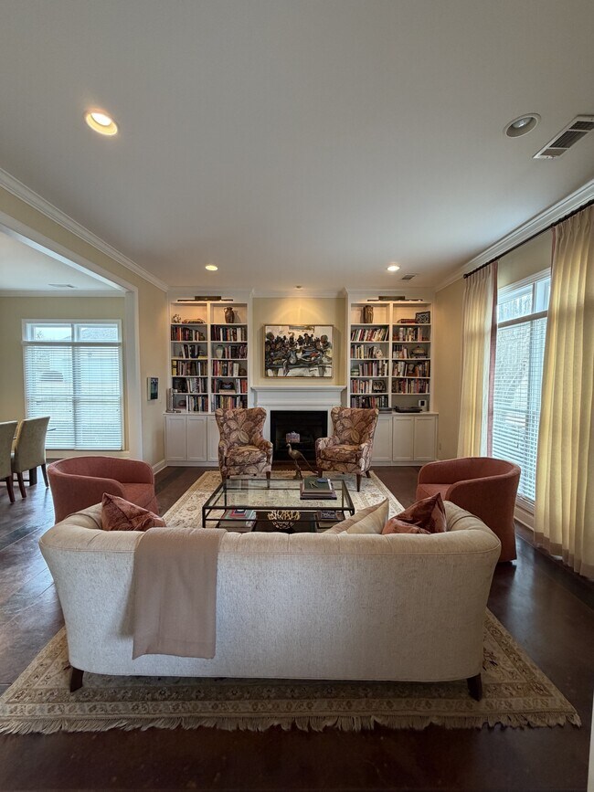 Photo - 424 Northpointe Lake Dr