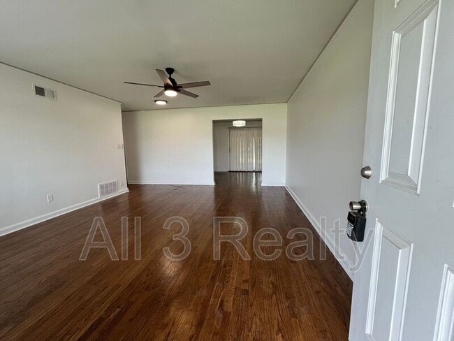 Photo - 1308 Federal Dr