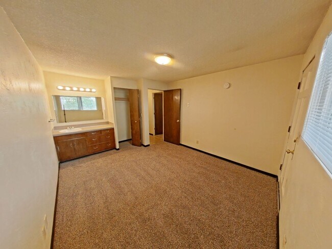 Photo - 1747 Hilyard St Unidad D