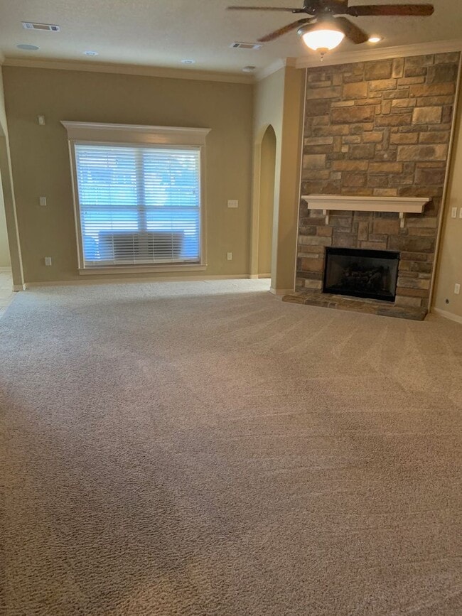Photo - BEAUTIFUL HOME IN GREAT LOCATION!