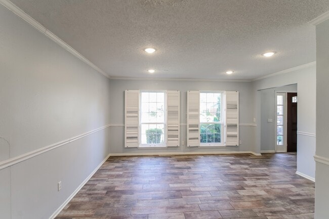 Photo - 918 Long Prairie Dr