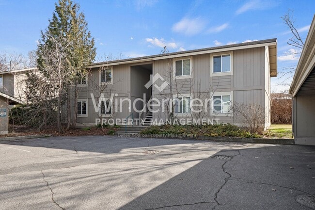 Photo - **MOVE IN SPECIAL** 1/2 OFF 1ST FULL MONTH... Unit #21