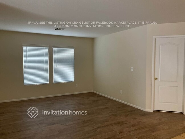 Photo - 577 Uxbridge Dr