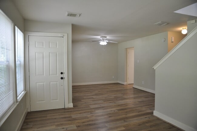 Photo - 20734 Settlers Lake Cir N