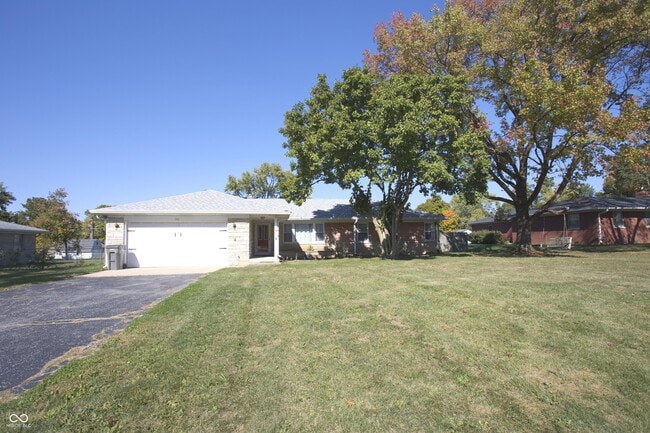 Photo - 150 E Beechwood Ln