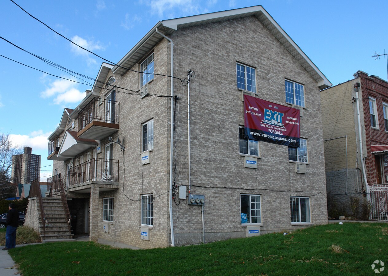 Photo - 1065-1067 Laconia Ave