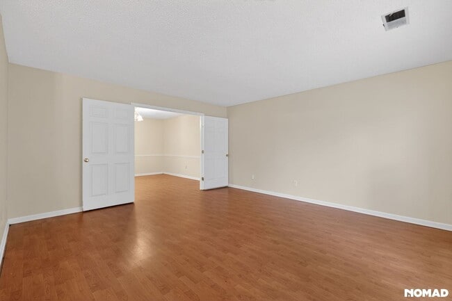 Photo - 2155 Southbrook Ridge NW