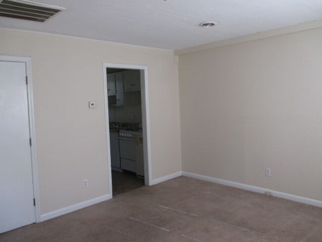 Photo - Nice two bedroom one bath duplex that is c...
