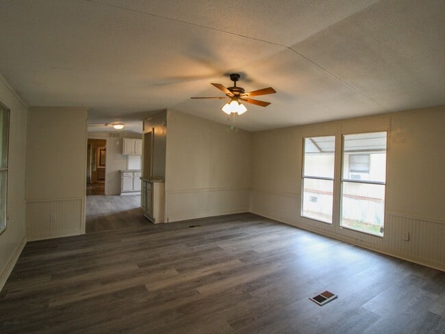Building Photo - Nice Country Setting with Hill View! Rental