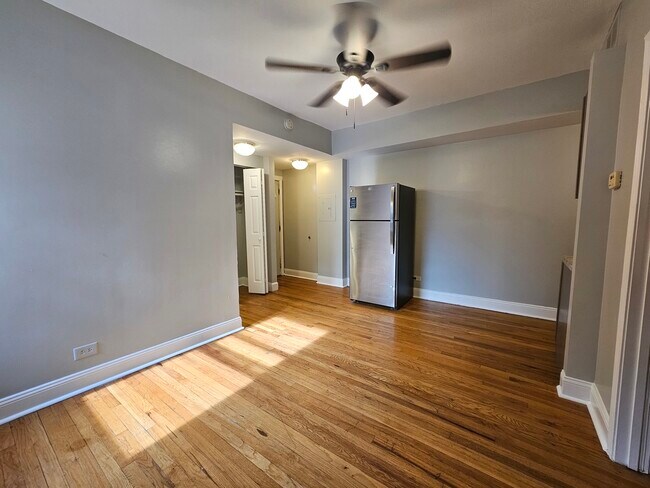 Photo - 4837 N Kimball Ave Unit I2