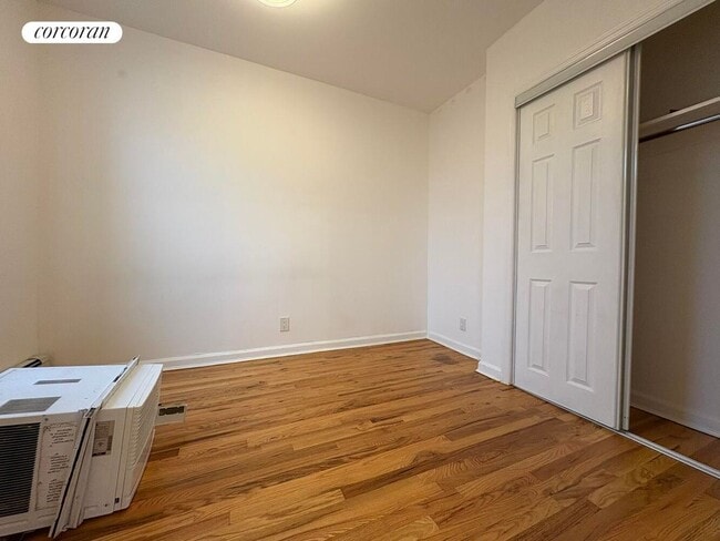 Photo - 16-53 Weirfield St