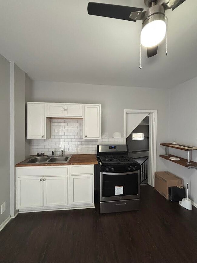 Building Photo - 1909 Coltman Rd Unit 1