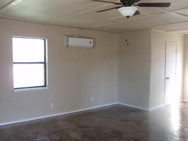 Photo - 1217 Guinn Ln