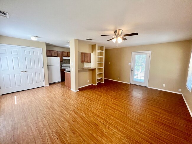 Photo - *COMING SOON* Great Location! 3 Bedroom Home Near Shopping & Dining!