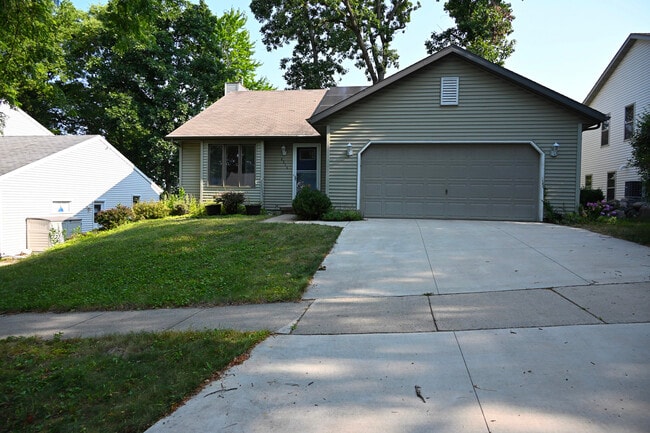 Photo - 6214 Adobe Way