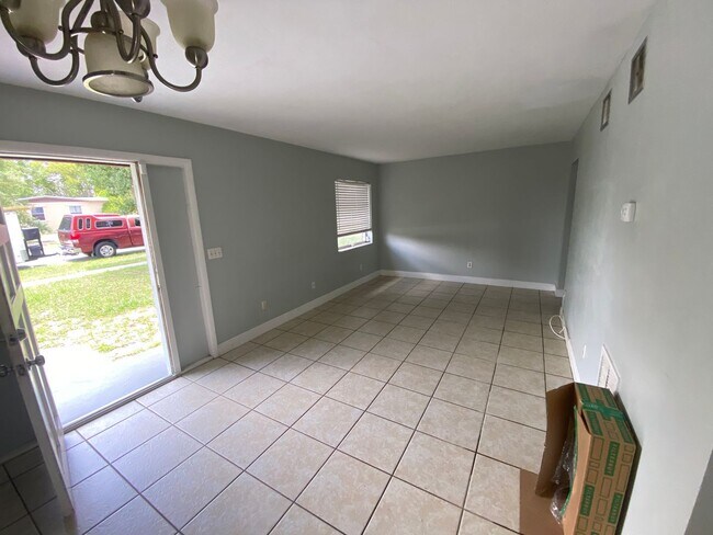 Photo - Three bedrooms one bath Deltona