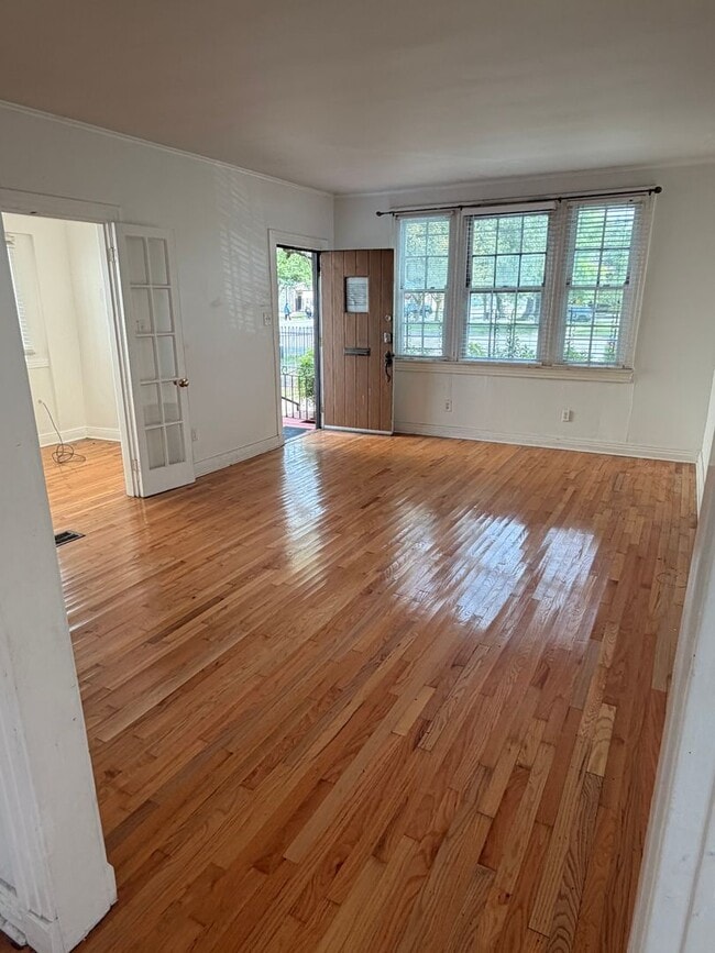 Photo - Large 3BD/2BA House Uptown with Driveway and Fenced Backyard