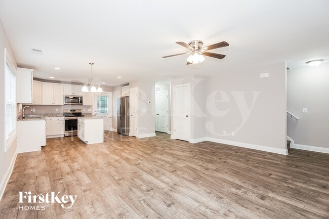 Photo - 606 N Scruggs St