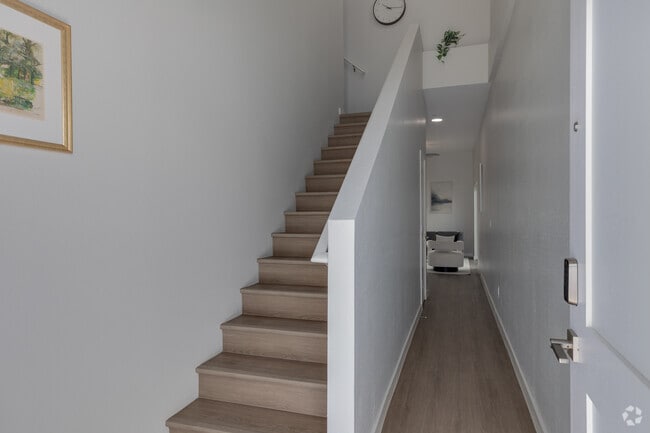 2BR, 2.5BA - 1,597SF - Entry