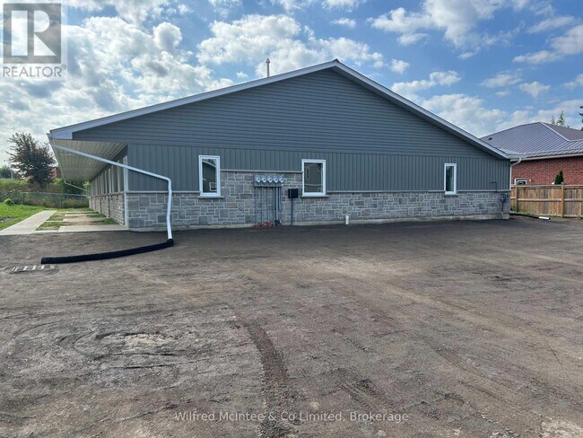 Photo - 187 Balaklava St