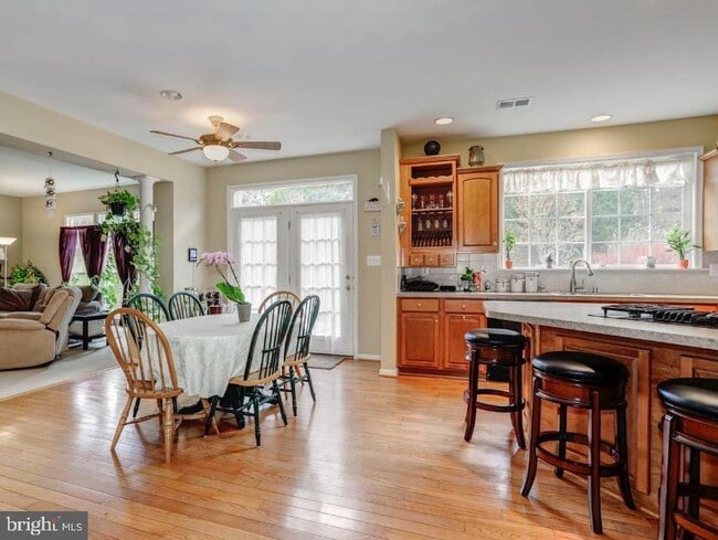 Photo - 146 Meadowview Ln