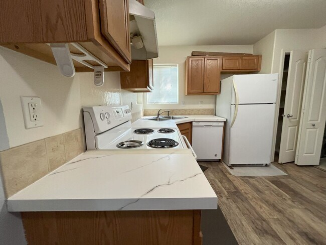 Photo - Bright 2-Bedroom Condo with Laminate Floor...